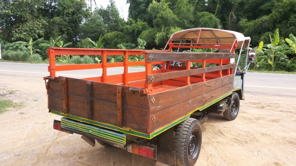 ส่งแล้วครับบุรีลำ/รถอีแต๋นใช้ในไร่ในสวนเครื่อง75แรงเบคร์ดียางหลังสวยคูหน้า70\%พร้อมใช้ส่งฟรี