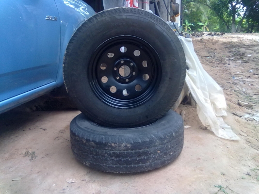 ขายกระทะบรรทุกพร้อมยางขอบ 15 นิ้ว ถอดออกจากกระบะนิสสัน นาวาร่า สภาพใหม่มาก