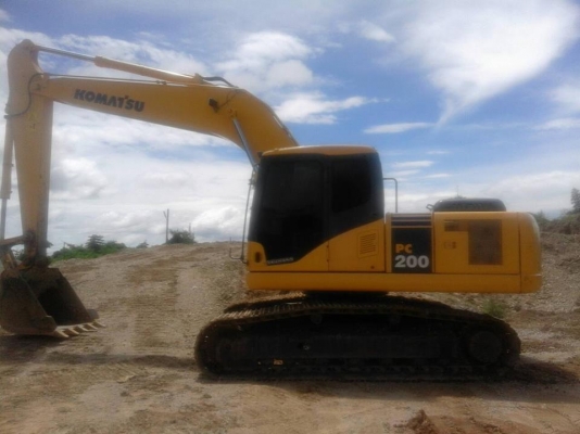 KOMATSU PC200-7 FREE PM 7,000 hrs.