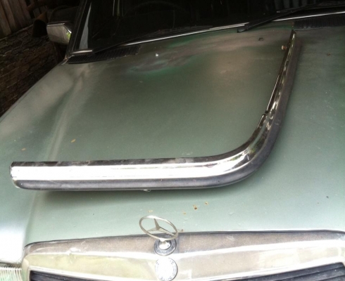 คิ้วบนกันชนหลัง BENZ W116