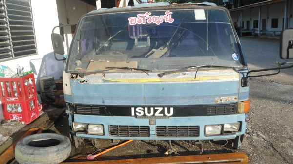 มาอีกแล้วครับของฝากนักปั้น หัวNPR อีซูซุ 115 อุปกรณ์ครบ คอนโซน สวยๆเลยครับ มาอีกแล้วครับของฝากนักปั้น หัวNPR อีซูซุ 115 อุปกรณ์ครบ คอนโซน สวยๆเลยครับ