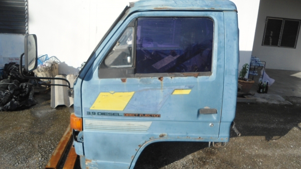 มาอีกแล้วครับของฝากนักปั้น หัวNPR อีซูซุ 115 อุปกรณ์ครบ คอนโซน สวยๆเลยครับ มาอีกแล้วครับของฝากนักปั้น หัวNPR อีซูซุ 115 อุปกรณ์ครบ คอนโซน สวยๆเลยครับ