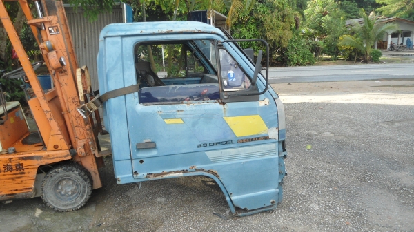 มาอีกแล้วครับของฝากนักปั้น หัวNPR อีซูซุ 115 อุปกรณ์ครบ คอนโซน สวยๆเลยครับ มาอีกแล้วครับของฝากนักปั้น หัวNPR อีซูซุ 115 อุปกรณ์ครบ คอนโซน สวยๆเลยครับ