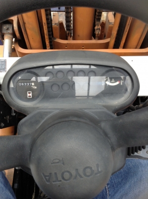 +++ ขายโฟล์คลิฟท์  TOYOTA 5FG35  (รถนอก สภาพ 90\%)  ขนาด  3.5  ตัน  เครื่องยนต์เบนซินแก๊ส  เสา  4  เมตรเข้าตู่้  3  สเต็ป  เกียร์ธรรมดา  ยางลมครับ