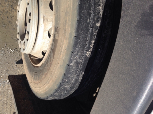 รถ VOLVO 10 ล้อ หัวลาก 400 แรงม้า. ปี 55. ( รถวิ่ง 4xx,xxx กว่า กม. ) , ( มีขาย 4 หัว. )     สนใจติดต่อ  081 - 6079515