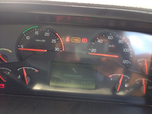 รถ VOLVO 10 ล้อ หัวลาก 400 แรงม้า. ปี 55. ( รถวิ่ง 4xx,xxx กว่า กม. ) , ( มีขาย 4 หัว. )     สนใจติดต่อ  081 - 6079515