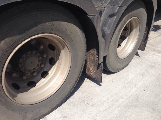 รถ VOLVO 10 ล้อ หัวลาก 400 แรงม้า. ปี 55. ( รถวิ่ง 4xx,xxx กว่า กม. ) , ( มีขาย 4 หัว. )     สนใจติดต่อ  081 - 6079515