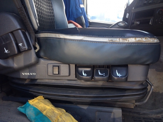 รถ VOLVO 10 ล้อ หัวลาก 400 แรงม้า. ปี 55. ( รถวิ่ง 4xx,xxx กว่า กม. ) , ( มีขาย 4 หัว. )     สนใจติดต่อ  081 - 6079515