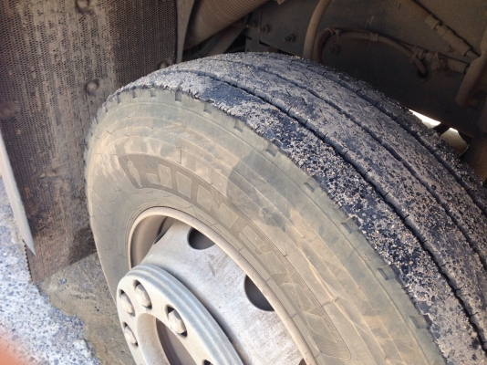 รถ VOLVO 10 ล้อ หัวลาก 400 แรงม้า. ปี 55. ( รถวิ่ง 4xx,xxx กว่า กม. ) , ( มีขาย 4 หัว. )     สนใจติดต่อ  081 - 6079515