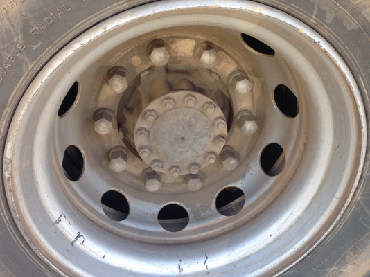 รถ VOLVO 10 ล้อ หัวลาก 400 แรงม้า. ปี 55. ( รถวิ่ง 4xx,xxx กว่า กม. ) , ( มีขาย 4 หัว. )     สนใจติดต่อ  081 - 6079515