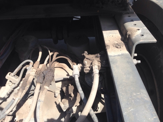 รถ VOLVO 10 ล้อ หัวลาก 400 แรงม้า. ปี 55. ( รถวิ่ง 4xx,xxx กว่า กม. ) , ( มีขาย 4 หัว. )     สนใจติดต่อ  081 - 6079515