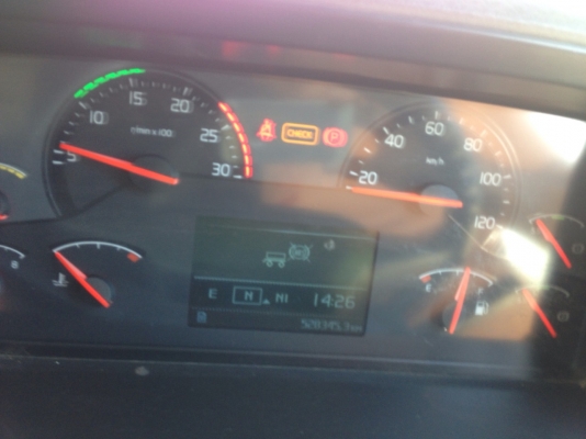 รถ VOLVO 10 ล้อ หัวลาก 400 แรงม้า. ปี 55. ( รถวิ่ง 4xx,xxx กว่า กม. ) , ( มีขาย 4 หัว. )     สนใจติดต่อ  081 - 6079515