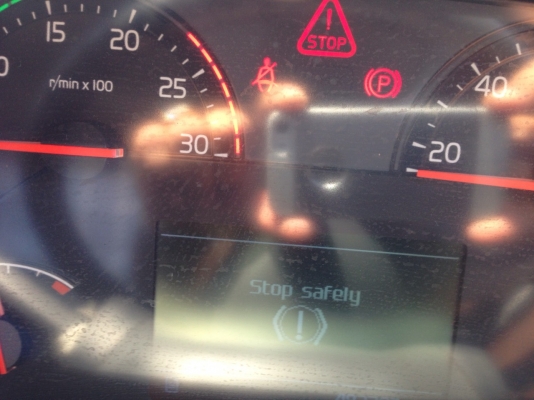 รถ VOLVO 10 ล้อ หัวลาก 400 แรงม้า. ปี 55. ( รถวิ่ง 4xx,xxx กว่า กม. ) , ( มีขาย 4 หัว. )     สนใจติดต่อ  081 - 6079515