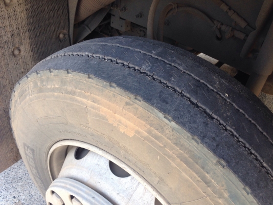 รถ VOLVO 10 ล้อ หัวลาก 400 แรงม้า. ปี 55. ( รถวิ่ง 4xx,xxx กว่า กม. ) , ( มีขาย 4 หัว. )     สนใจติดต่อ  081 - 6079515