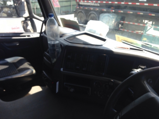 รถ VOLVO 10 ล้อ หัวลาก 400 แรงม้า. ปี 55. ( รถวิ่ง 4xx,xxx กว่า กม. ) , ( มีขาย 4 หัว. )     สนใจติดต่อ  081 - 6079515