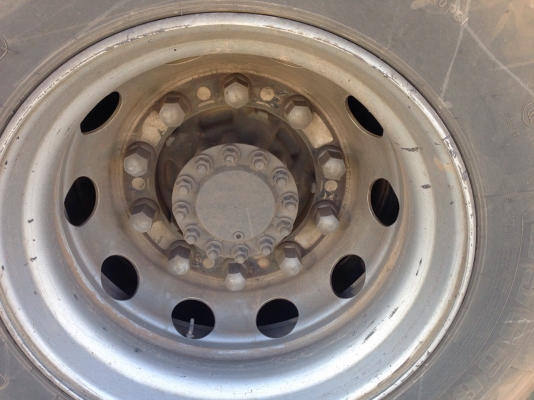 รถ VOLVO 10 ล้อ หัวลาก 400 แรงม้า. ปี 55. ( รถวิ่ง 4xx,xxx กว่า กม. ) , ( มีขาย 4 หัว. )     สนใจติดต่อ  081 - 6079515