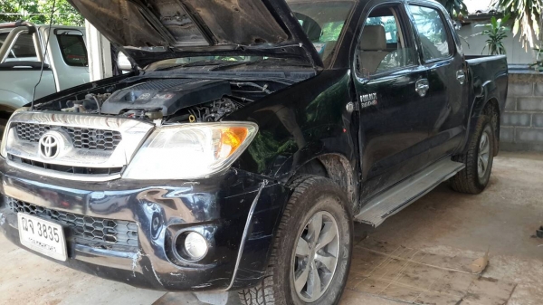 รถวีโก้4ประตูพีรันเน้อ เครื่อง3000 (เครื่องไม่ดี) ทะเบียนพร้อมโอน จดทะเบียนปี51