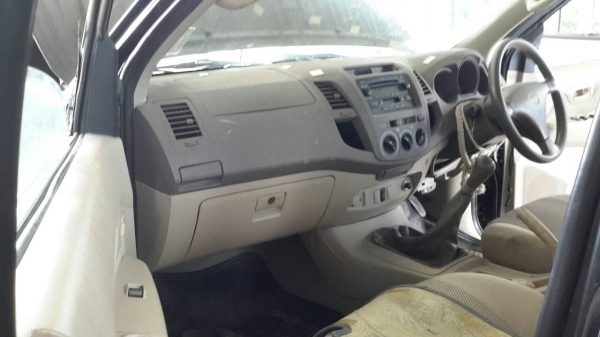 รถวีโก้4ประตูพีรันเน้อ เครื่อง3000 (เครื่องไม่ดี) ทะเบียนพร้อมโอน จดทะเบียนปี51 รถวีโก้4ประตูพีรันเน้อ เครื่อง3000 (เครื่องไม่ดี) ทะเบียนพร้อมโอน จดทะเบียนปี51