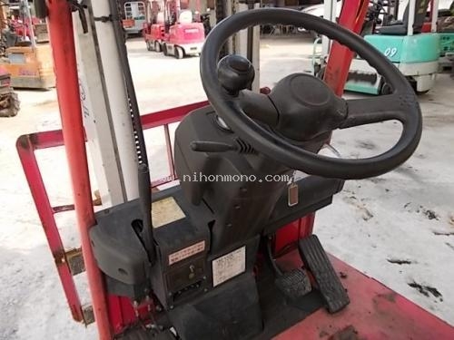 รถยกไฟฟ้า TOYOTA 3FBKL9 รหัสสินค้า : 80803066 Line ID: nihonmono หรือเพิ่มเติมไดที่ www.nihonmono.com รถยกไฟฟ้า TOYOTA 3FBKL9 รหัสสินค้า : 80803066 Line ID: nihonmono หรือเพิ่มเติมไดที่ www.nihonmono.com