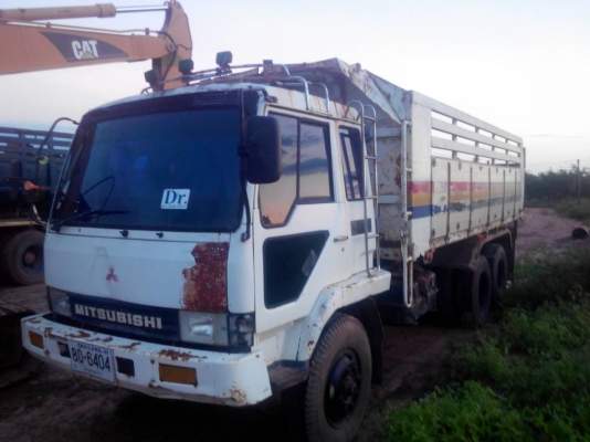 ขายสิบบล้อดั้ MITSUBISHI MA สองเพลาแสลงตรงดั้ม เครื่องดี เกียร์เป็นเกียร์อิตั้น สถาพพร้อมใช้งาน คัชชีสวย ยางพร้อมใช้ ขายดาวน์150000บาทครับ