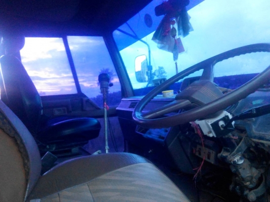 ขายสิบบล้อดั้ MITSUBISHI MA สองเพลาแสลงตรงดั้ม เครื่องดี เกียร์เป็นเกียร์อิตั้น สถาพพร้อมใช้งาน คัชชีสวย ยางพร้อมใช้ ขายดาวน์150000บาทครับ