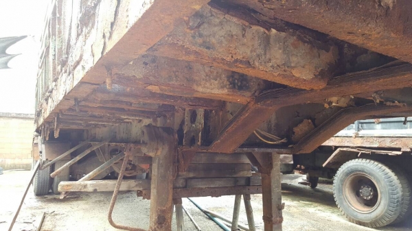 ขายตามสภาพ หางพ่วงเทนเลอร์ 2 คาน ยาว 11 เมตร เอกสารเล่มทะเบียนครบ คัสซีมีผุต้องซ่อมนะครับ