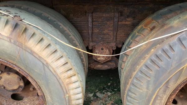 ขายตามสภาพ 10 ล้อดั้ม เพลาเดียว HINO KT925 ไม่มีเล่มทะเบียน หัวเก๋ง JCM เครื่อง EH700 168 แรงม้า เกียร์ HO คัสซีมีผุบ้าง พวงมาลัยพาวเวอร์ ราคาต่อรองได้ครับ