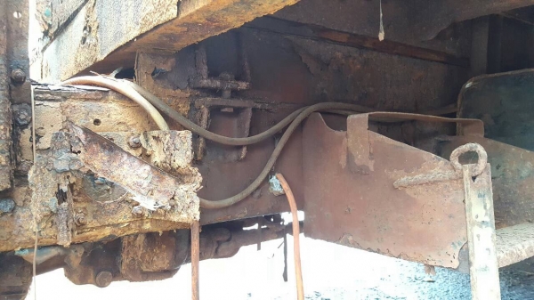 ขายตามสภาพ 10 ล้อดั้ม เพลาเดียว HINO KT925 ไม่มีเล่มทะเบียน หัวเก๋ง JCM เครื่อง EH700 168 แรงม้า เกียร์ HO คัสซีมีผุบ้าง พวงมาลัยพาวเวอร์ ราคาต่อรองได้ครับ