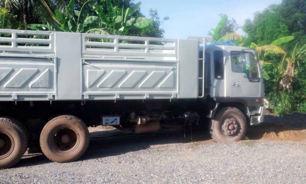 HINO 3 M เครื่อง 240 เเรงม้า หัวเดิม เครื่องเดิม สโรยก ดั้ม 3 มิตร ราคา 950,000