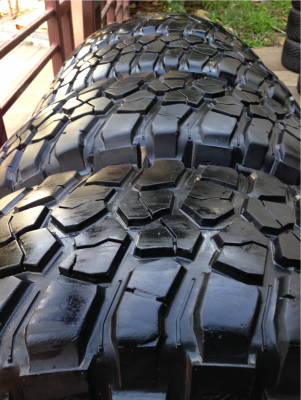 ยาง Mud BF goodrich 35 12.5 R15 ดอกเยอะ ไม่มีปะ ลุยได้อีกนาน