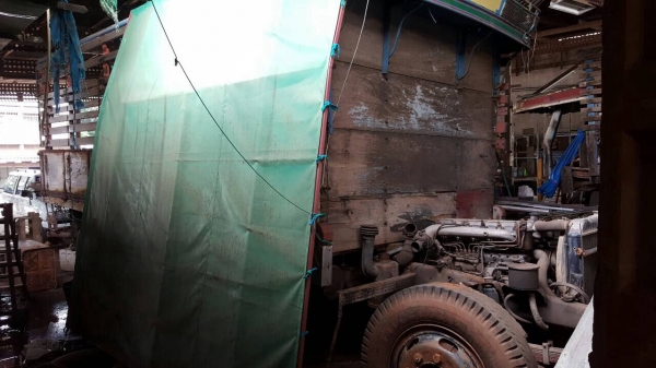 ขาย 10 ล้อเพลาเดียว ISUZU JCM ไม่มีหัวเก๋ง เครื่อง 6BD1 160 แรงม้า เกียร์ครบ ชุดเฟืองท้ายครบ พวงมาลัยพาวเวอร์ ทะเบียน ม.79 ราคาต่อรองได้