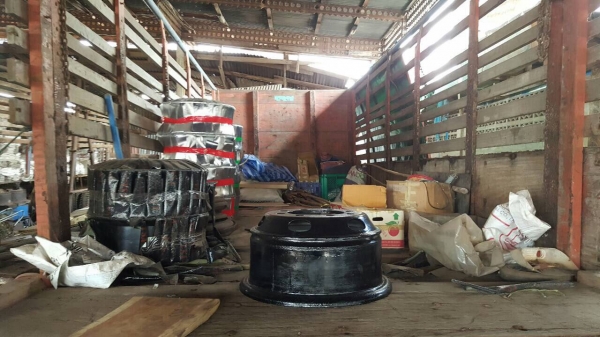 ขาย 10 ล้อเพลาเดียว ISUZU JCM ไม่มีหัวเก๋ง เครื่อง 6BD1 160 แรงม้า เกียร์ครบ ชุดเฟืองท้ายครบ พวงมาลัยพาวเวอร์ ทะเบียน ม.79 ราคาต่อรองได้