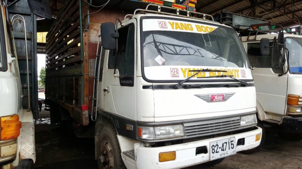 ขาย 10 ล้อเพลาเดียว HINO KT925 วางหัวสิงห์ไฮเทค เครื่อง EH700 168 แรงม้า เบรคทิฟฟี่ พาวเวอร์ คัสซีมีคราบสนิมบ้าง ทะเบียนเต็มพร้อมโอนครับ