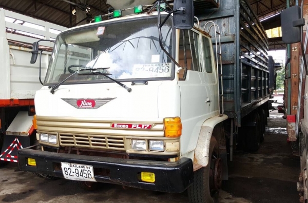 ขาย 10 ล้อเพลาเดียว HINO FL177 เครื่อง EH700 168 แรงม้า พวงมาลัยพาวเวอร์ คัสซีมีคราบสนิม ทะเบียนเต็มพร้อมโอนครับ