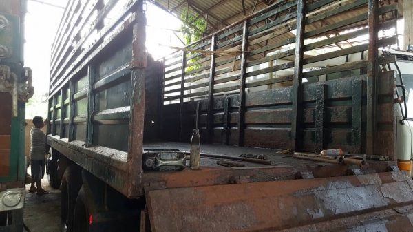 ขาย 10 ล้อเพลาเดียว HINO FL177 เครื่อง EH700 168 แรงม้า พวงมาลัยพาวเวอร์ คัสซีมีคราบสนิม ทะเบียนเต็มพร้อมโอนครับ ขาย 10 ล้อเพลาเดียว HINO FL177 เครื่อง EH700 168 แรงม้า พวงมาลัยพาวเวอร์ คัสซีมีคราบสนิม ทะเบียนเต็มพร้อมโอนครับ