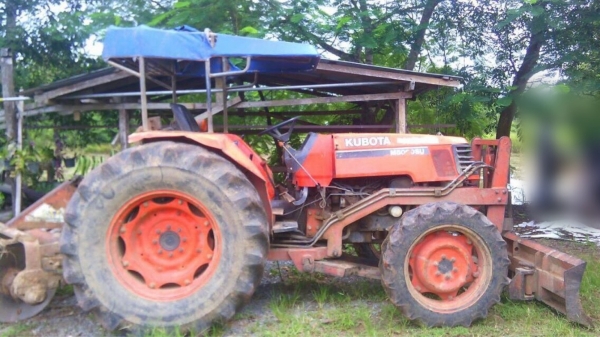 ขายรถไถ KUBOTA M5000SU สวยเดิม เล่มทะเบียน สนใจโทร 081-970-1072