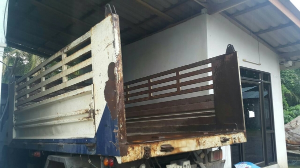 Isuzu elf มือหนึ่งออกห้าง Isuzu elf มือหนึ่งออกห้าง