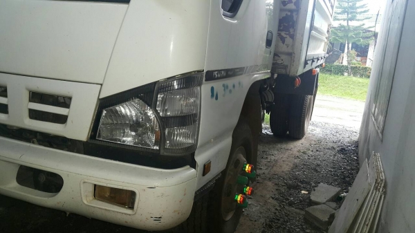 Isuzu elf มือหนึ่งออกห้าง