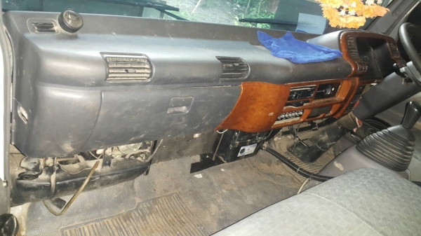 Isuzu elf มือหนึ่งออกห้าง Isuzu elf มือหนึ่งออกห้าง