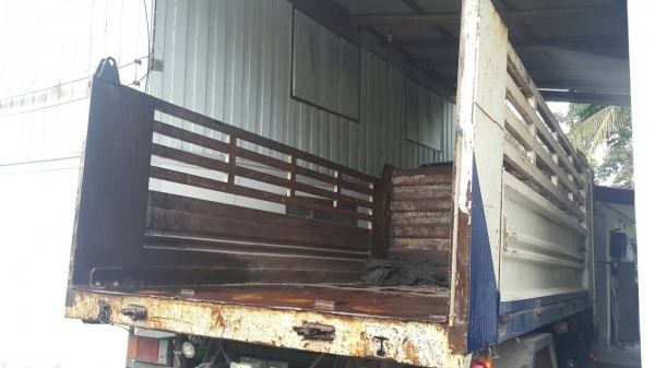 Isuzu elf มือหนึ่งออกห้าง Isuzu elf มือหนึ่งออกห้าง