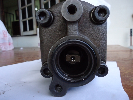 รับจัดหา ปั๊มไฮดรอลิค รถไถ คูโบต้า รุ่น M8950, M7030 รับจัดหา ปั๊มไฮดรอลิค รถไถ คูโบต้า รุ่น M8950, M7030