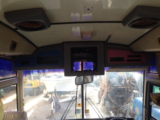 ขายรถจอดนานครับต้องเรถบัสแอร์มิตซูแคนเตอร์ เครื่อง4D34 ก็บสีรถไม่ผุแต่สีร่อน ทะเบียน ม.79 เครื่องวิ่งไป2หมื่นกว่าโลเองครับ แซสซีเหมือนใหม่ลองมาขับดูก่อนครับ ขาย 240000 บาท เอาไปทำทัวร์ได้เลยหรือรับ-ส่งนักเรียนก็แจ๋วครับ