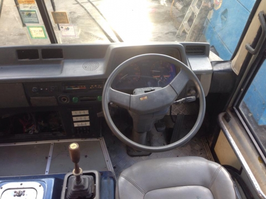 ขายรถจอดนานครับต้องเรถบัสแอร์มิตซูแคนเตอร์ เครื่อง4D34 ก็บสีรถไม่ผุแต่สีร่อน ทะเบียน ม.79 เครื่องวิ่งไป2หมื่นกว่าโลเองครับ แซสซีเหมือนใหม่ลองมาขับดูก่อนครับ ขาย 240000 บาท เอาไปทำทัวร์ได้เลยหรือรับ-ส่งนักเรียนก็แจ๋วครับ