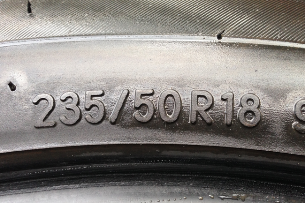 ยาง Toyo tires 235 50 18 ปี14 ดอกเยอะ พร้อมใช้งาน ยาง Toyo tires 235 50 18 ปี14 ดอกเยอะ พร้อมใช้งาน