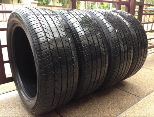 ยาง Toyo tires 235 50 18 ปี14 ดอกเยอะ พร้อมใช้งาน ยาง Toyo tires 235 50 18 ปี14 ดอกเยอะ พร้อมใช้งาน
