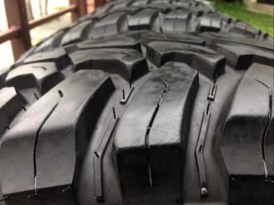 ยาง Mud Deestone 31 10.5 R15 ปี14 ดอกเต็ม ไม่มีปะ ใช้กันยาว