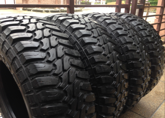 ยาง Mud Deestone 31 10.5 R15 ปี14 ดอกเต็ม ไม่มีปะ ใช้กันยาว