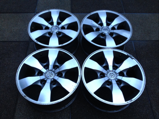 ล้อ Vigo ตัว 4x4 ขอบ16 ไม่เคยซ่อม พร้อมน็อตครบ พร้อมใช้งาน