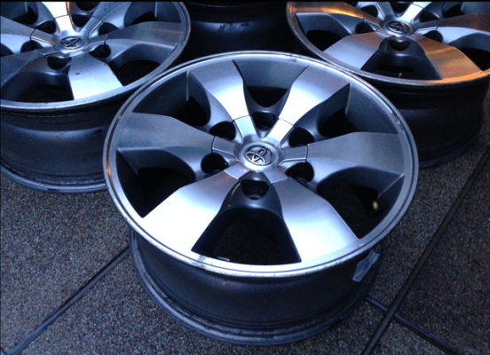 ล้อ Vigo ตัว 4x4 ขอบ16 ไม่เคยซ่อม พร้อมน็อตครบ พร้อมใช้งาน