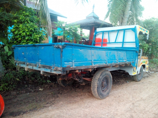 ลดสุดๆงดต่อรอง รถคุณแต๋น4ล้อกลาง ไม่มีเครื่อง เพลาลอย คัชซีใหญ่ เกียร์85บียููรกต่อใหม่ครับราคาเบาๆพร้อมใช้งานครับ